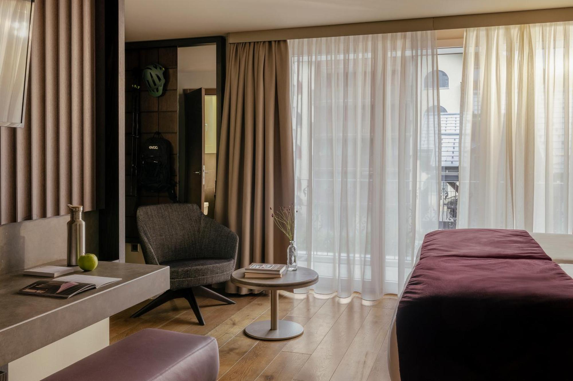Schloss Zermatt - Cbd & Adaptogenic Spa And Sport Hotel Экстерьер фото